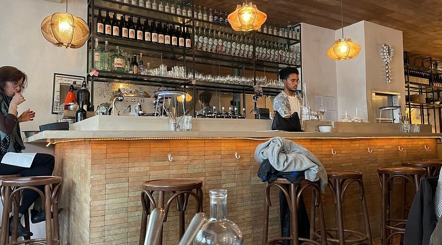 Best Restaurants in Paris France - Clamato